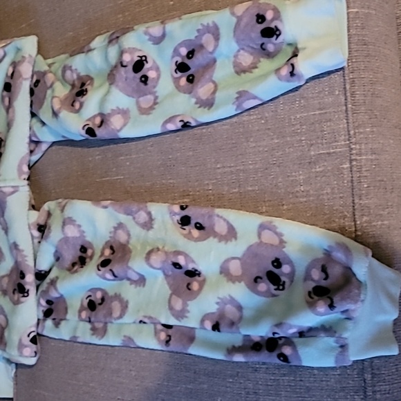 A PJ onesie (kids) - Picture 3 of 6